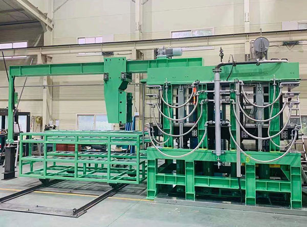Vacuum laminating machine