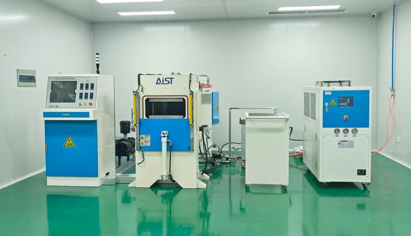Vacuum hot press